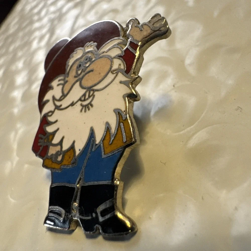 Vintage Cartoon Character Lapel Hat Coat Pin  Collectible Charm